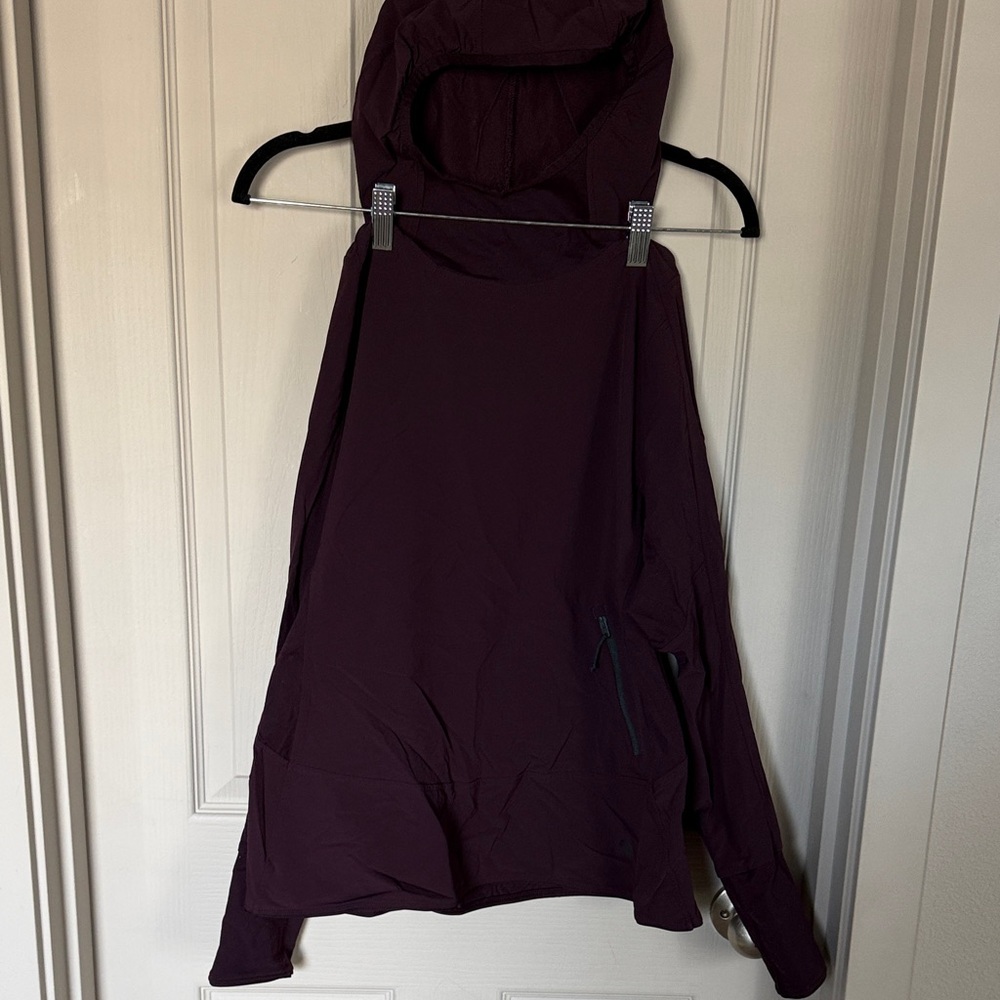 Mountain Hardwear Women's Jacket in Dark Purple